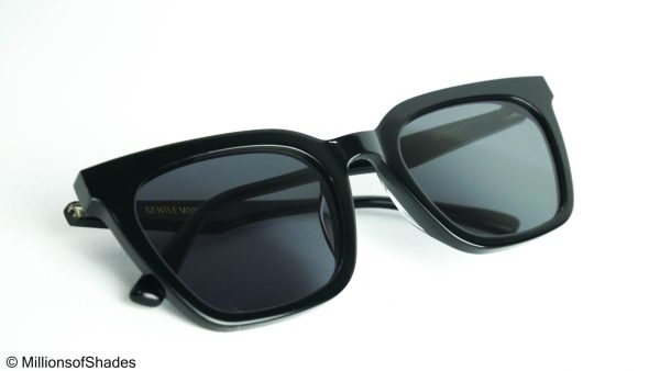 Momati - Black - Image 4