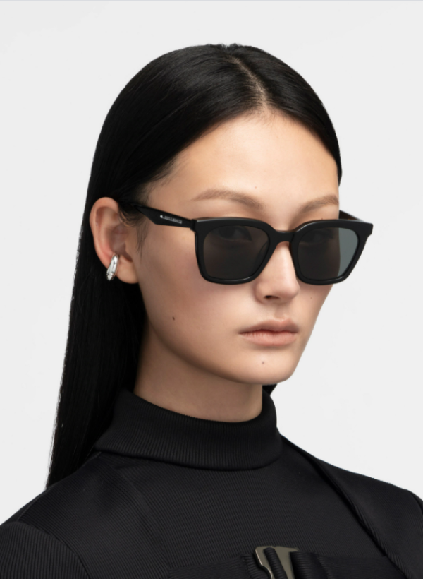 Momati - Black - Image 6