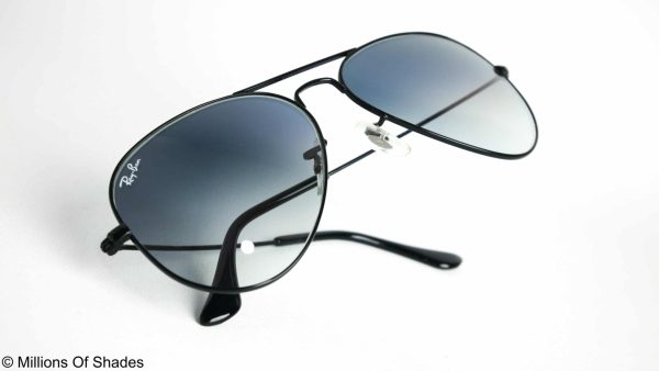 Aviator Classic RB3025/3026 – Black Light Blue Gradient - Image 4